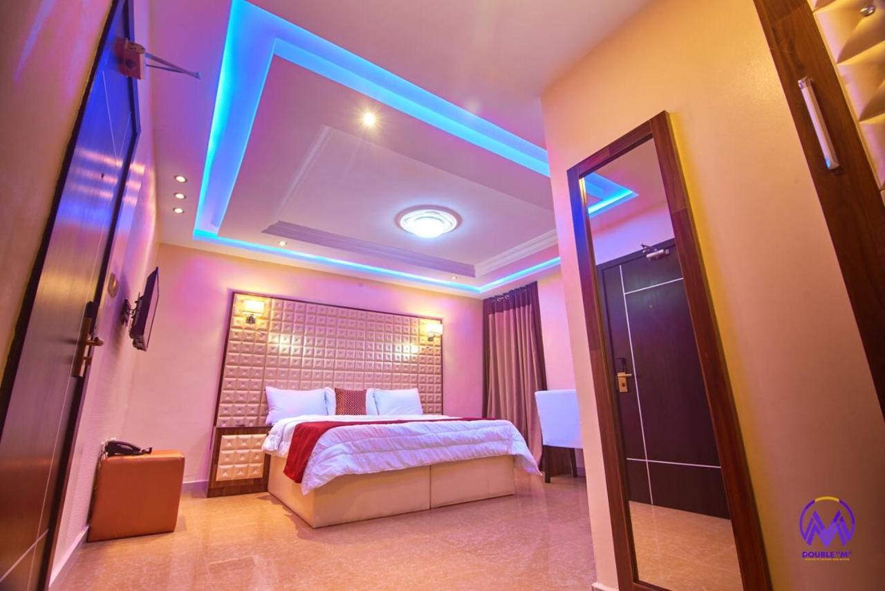 Double M Exquisite Suites And Lounge Lekki Ogombo Exterior photo