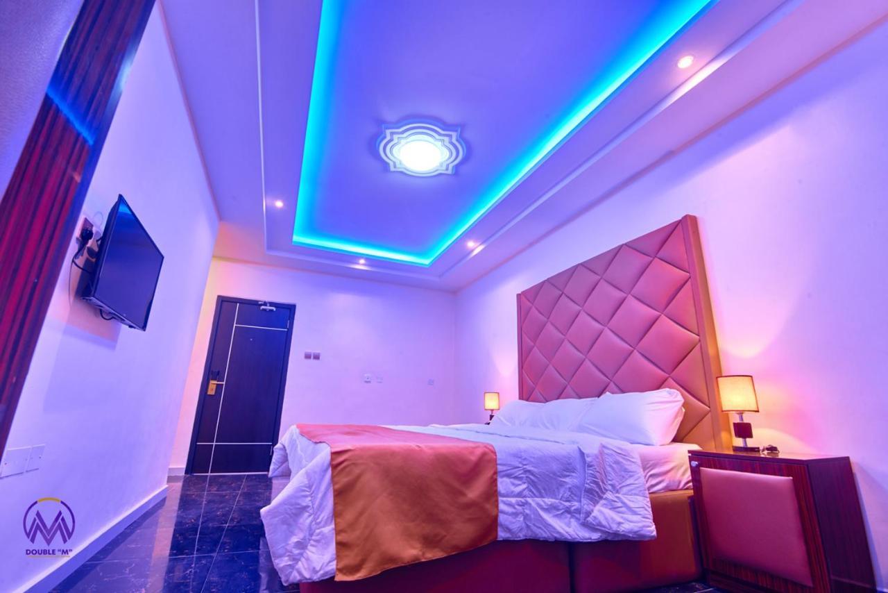 Double M Exquisite Suites And Lounge Lekki Ogombo Exterior photo