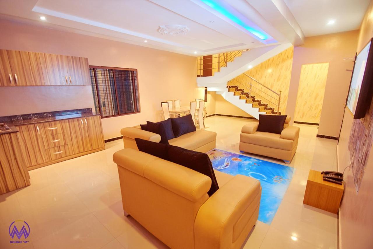 Double M Exquisite Suites And Lounge Lekki Ogombo Exterior photo