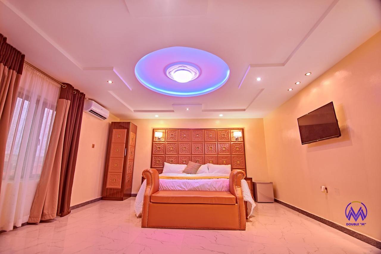 Double M Exquisite Suites And Lounge Lekki Ogombo Exterior photo