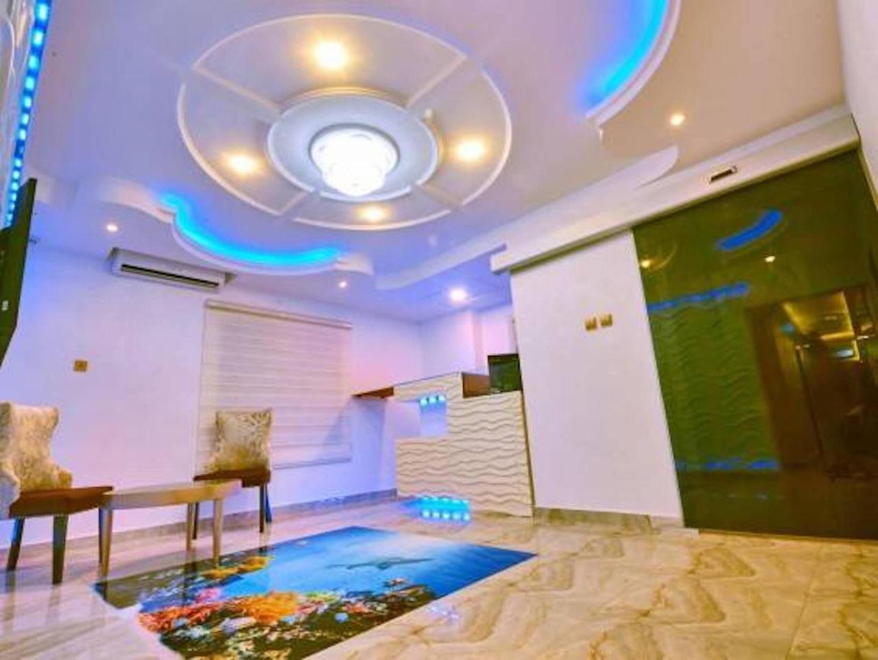 Double M Exquisite Suites And Lounge Lekki Ogombo Exterior photo